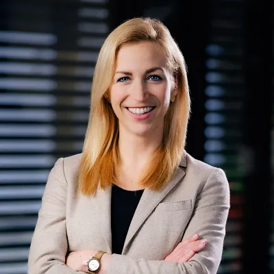 Dr. Rebecca Schuster